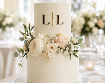 Personalised Initial Wedding Cake Charm Motif
