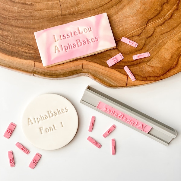 AlphaBakes Font 1 Stamp Tiles, Lettres sur une barre, Letter Stamp Tiles, Number and Symbol Stamp Tiles, Cookie Decorating