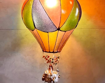 Lámpara de techo, lampara de colgar, globo aerostático, hecha por encargo, decoración infantil. Llegada de bebé. Regalo nacimiento de bebé.