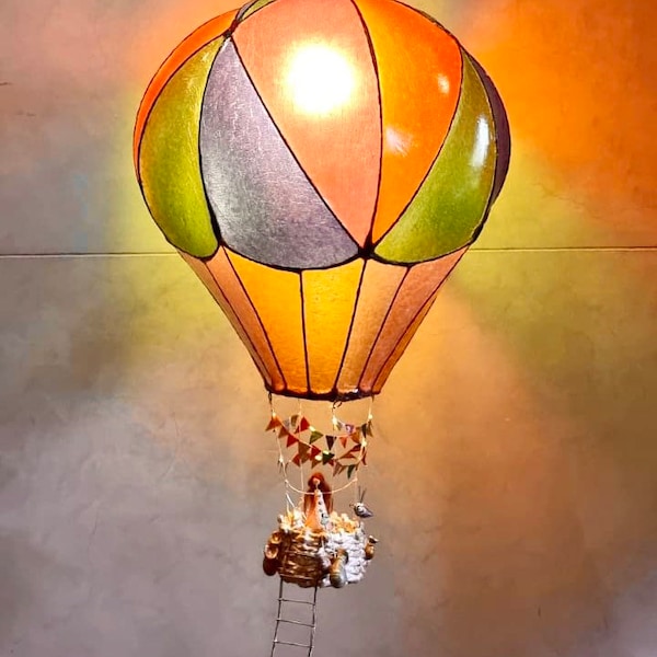 Ceiling lamp, hanging lamp, hot air balloon, made to order, children's decoration. Baby arrival. Baby birth gift.