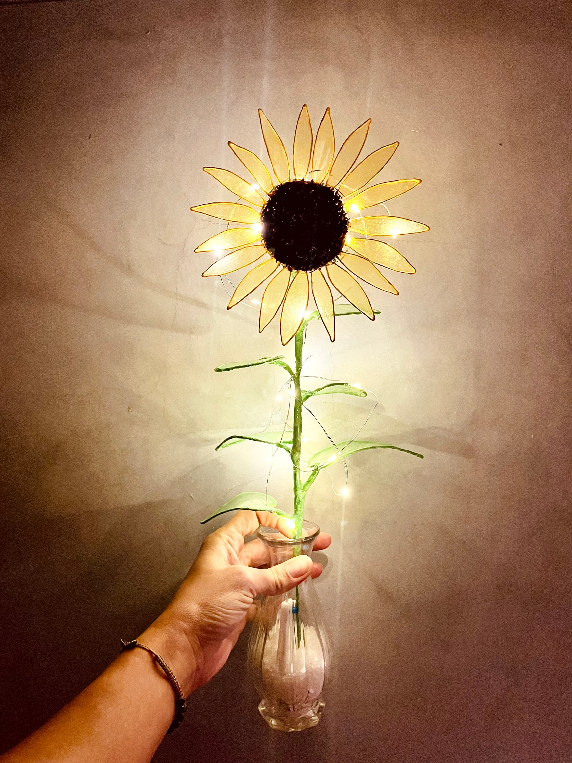 Papieren zonnebloem. Papieren bloemen. Bloemen ter decoratie. Lichtgevende  bloem. Lichtgevende vaas. Interieurdecoratie. Tafelstuk. Papierkunst. -  Etsy België, image size:2244x2992