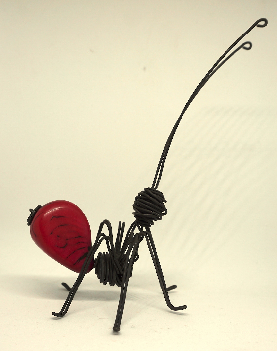 Fuchsia Ant. Ant on Wire. Minimalist Decor. Wire Sculpture. Etsy