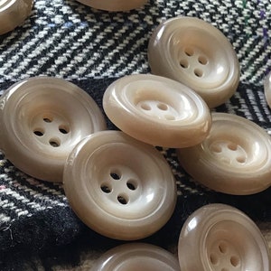 Light Beige Tan VINTAGE ITALIAN Buttons 13/16&quot; (21mm) 34L Dress Buttons / Sewing Buttons for Clothing / Premium Quality 4 Hole Buttons 519