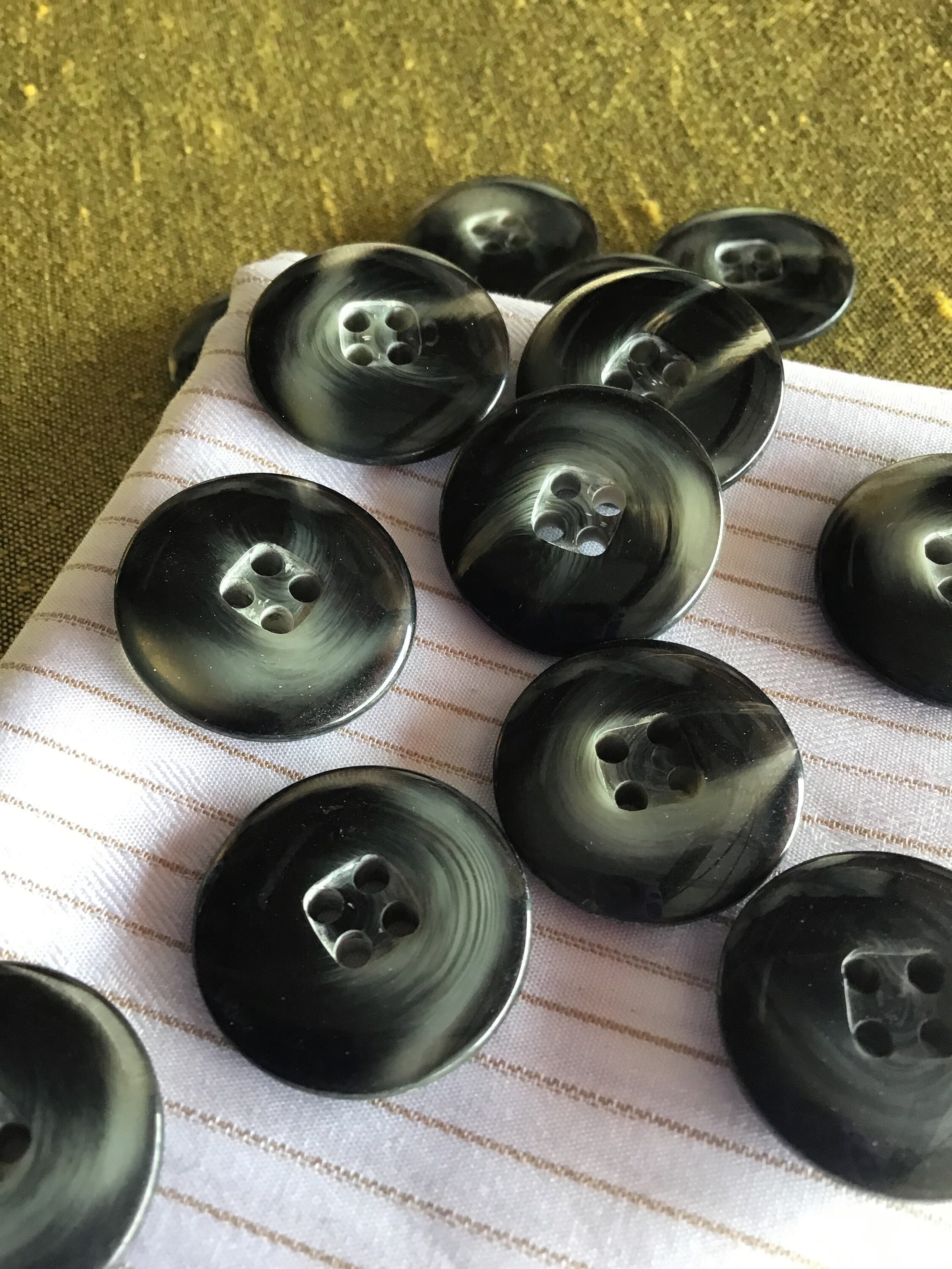 4 Hole 15/16 (23mm) 36L Dark Amber Italian Vintage Clear Buttons #541