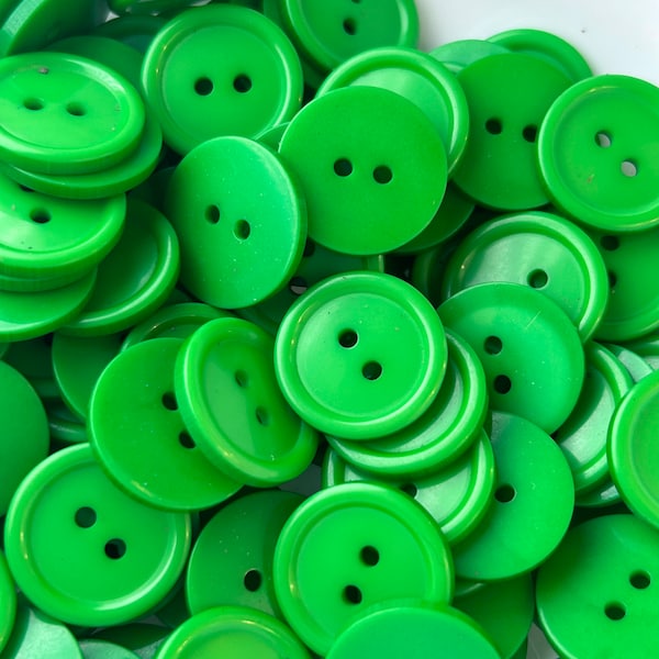 Kelly Green 2 HOLE Buttons (19mm) 3/4” green Buttons / dress Buttons / Clothing Buttons/ Wholesale Buttons #1198