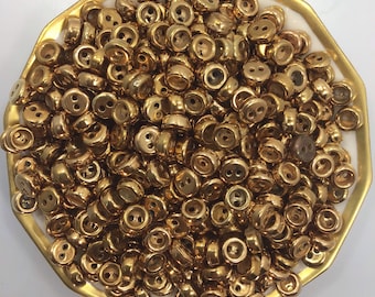 1970s Vintage kleine, goldene Metallknöpfe: 3/8-Zoll-Antikknöpfe mit 2 Löchern