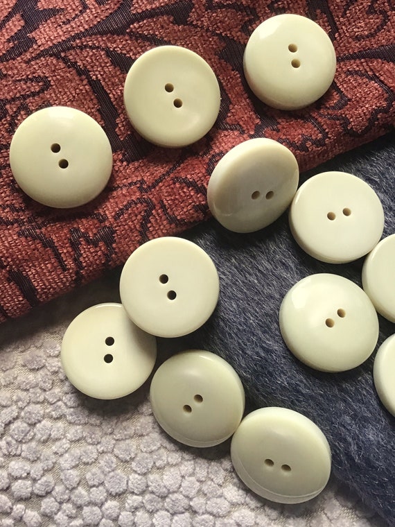 VINTAGE Cream Ivory LARGE Buttons ITALIAN Designer Buttons 1-3/16 29mm 48L  Thick 2 Hole Coat Buttons 524 