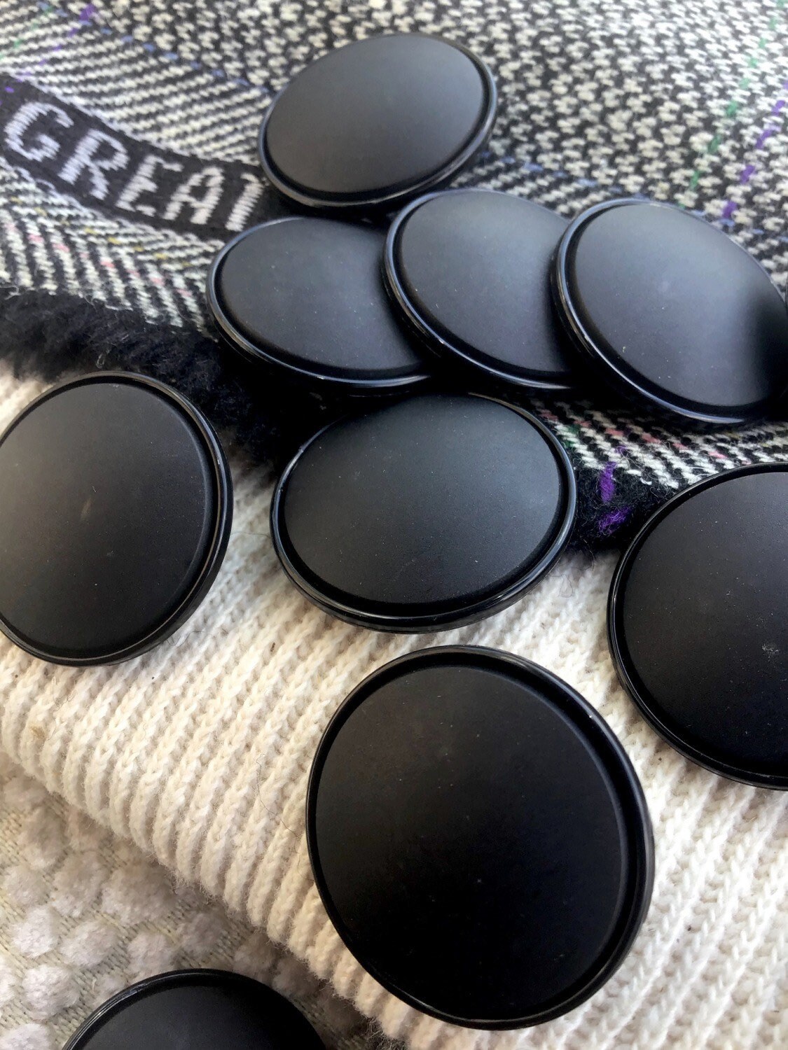 50 X 9mm Black Dolly Buttons, Small Black Buttons, Round Buttons, Shiny  Black Buttons, Tiny Buttons, Wholesale Buttons, Opalescent Buttons 