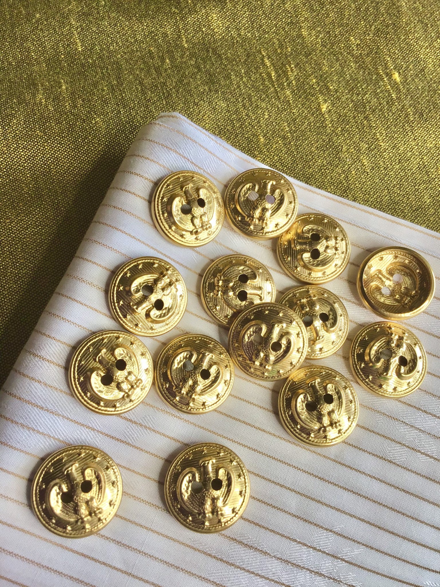 Embossed Eagle Gold Metal Buttons: 3/4