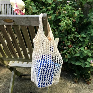 Organic cotton shopping bag, hand knit plastic-free produce bag, Parisian mesh bag, zero waste farmer's market tote, knit French market bag image 4