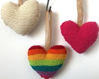 Heart ornament hand knit and stuffed with 100% wool, sustainable Valentine's gift, eco nursery decor, wedding decoration, rustic home gift