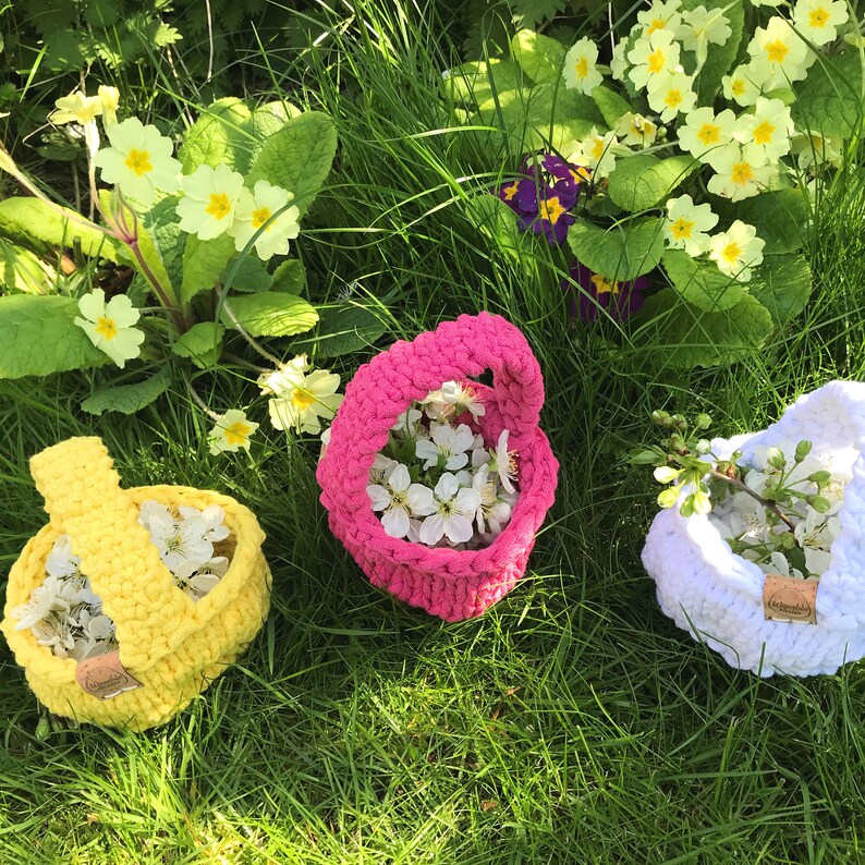 Eco trick or treat mini basket flower girl basket hand knit Flower girl set