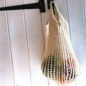 Organic cotton shopping bag, hand knit plastic-free produce bag, Parisian mesh bag, zero waste farmer's market tote, knit French market bag image 2