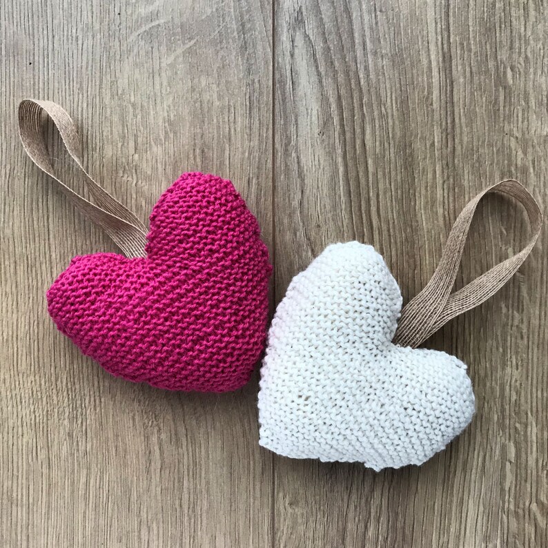 Heart knit kit, knit your own hanging puffy wool heart ornament, easy beginner knitting pattern, eco DIY craft, sustainable Valentine gift image 2