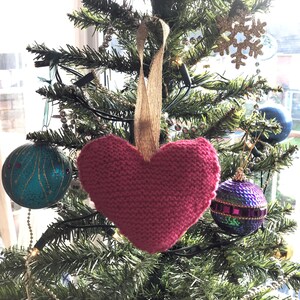 Heart knit kit, knit your own hanging puffy wool heart ornament, easy beginner knitting pattern, eco DIY craft, sustainable Valentine gift image 10