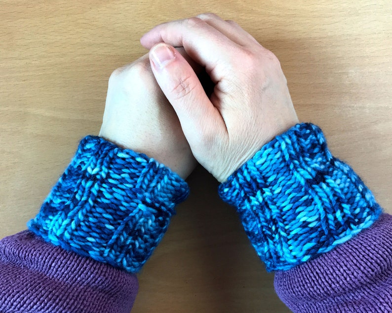 Wristwarmers KNITTING PATTERN Wear 3 Ways knit a pair of image 6