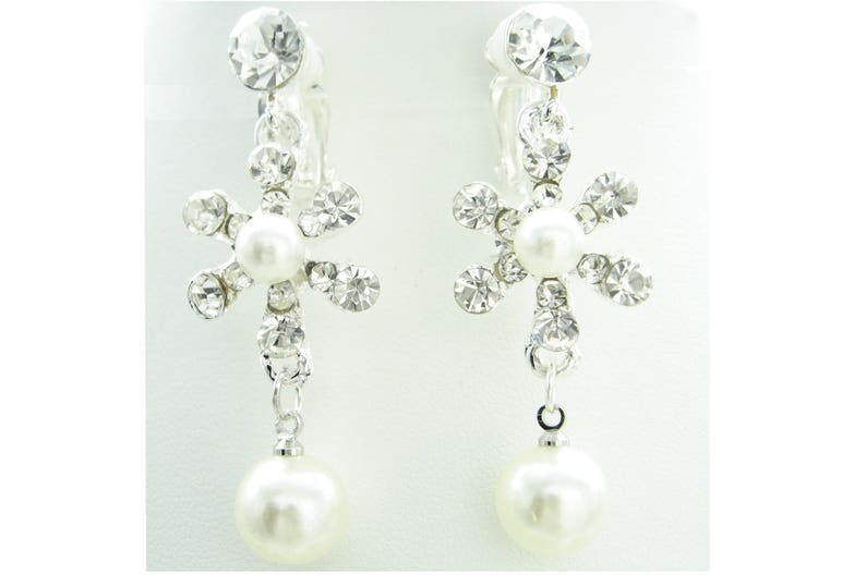 Silver Plated White Round Shell Pearl Snowflake Flower Necklace and Clip on Earrings Jewellery Sets Bride Wedding