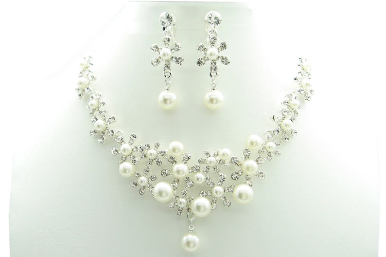 Silver Plated White Round Shell Pearl Snowflake Flower Necklace and Clip on Earrings Jewellery Sets Bride Wedding