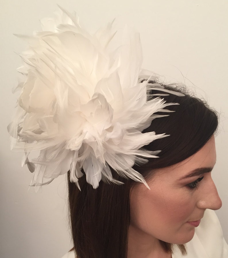 races White flower lace feather /& beadin fascinator headband for weddings prom