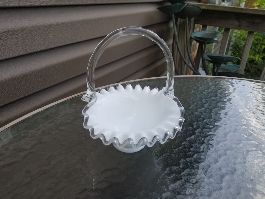 フェントン シルバー クレスト ハンドル付きバスケット フリルエッジ