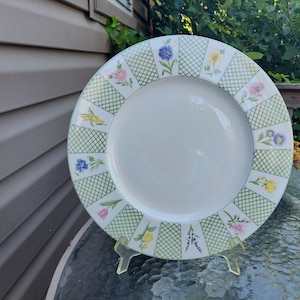 Mikasa Optima Floral Gallery 12 1/2&quot; Round Charger, Chop Plate