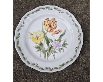 Plato Noritake Casual Gourmet Garden de 27 cm (10 5/8") con diseño de tulipán. Apto para microondas y lavavajillas.