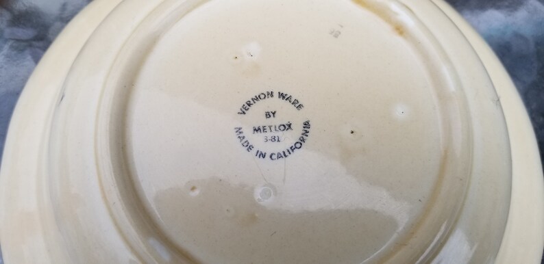 Vernon Kilns GiGi Open Vegetable Serving Bowl