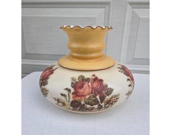 Vintage glasskärm Hurricane med nålspetsade rosor, design EUC Fitter 9 3/4"