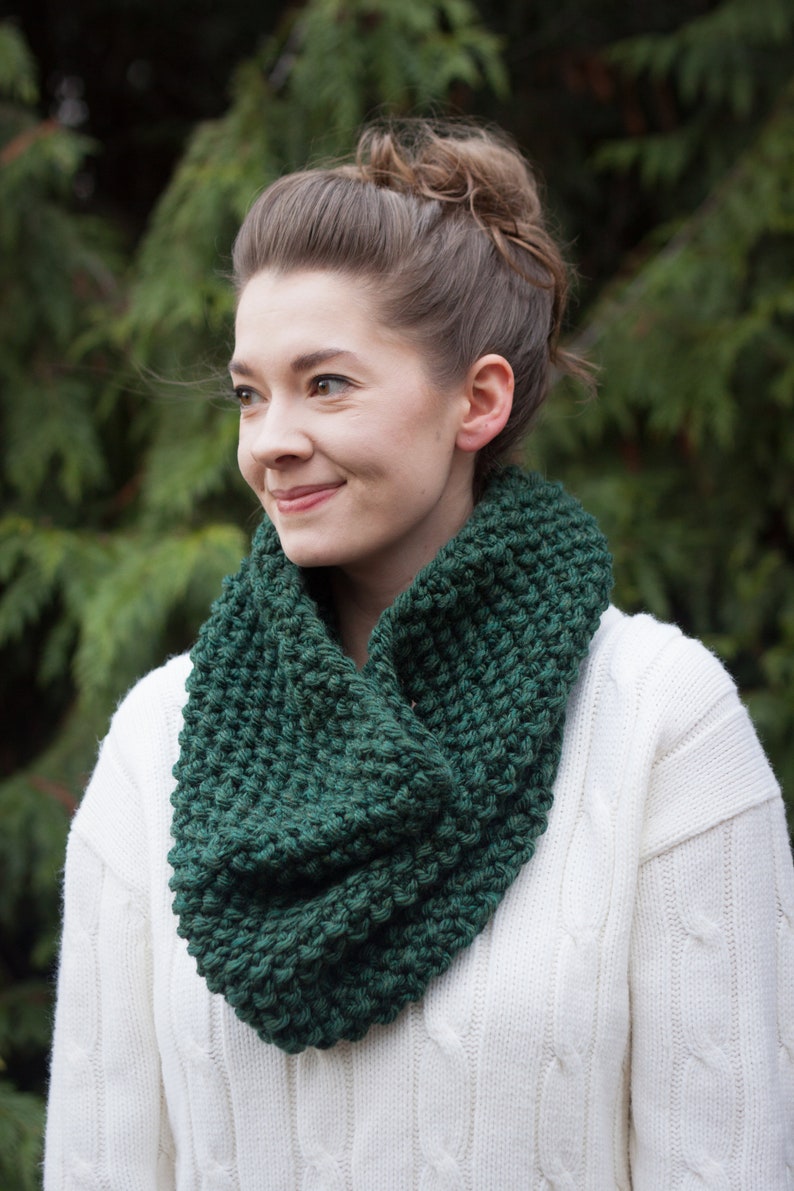 KNITTING PATTERN // Kate Cowl // Infinity Scarf // Seed Stitch | Etsy