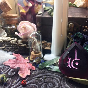 Red Mage FFXIV Hand Painted Soul Crystal/rdm Job Stone Final Fantasy ...