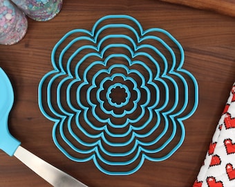 XL 8-Petal Flower Cookie Cutters - 8in Through 1in - Concentric Cutter - All Sizes included - Decorative Fondant Cakes & Cookie Towers