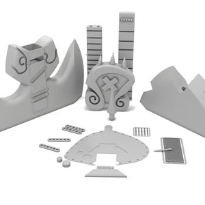 Puede incluir: Un kit de modelo 3D impreso de una criatura fant&aacute;stica, que incluye un hacha grande, un escudo con una cruz y una variedad de piezas m&aacute;s peque&ntilde;as. El modelo est&aacute; hecho de pl&aacute;stico gris y est&aacute; listo para ser ensamblado.