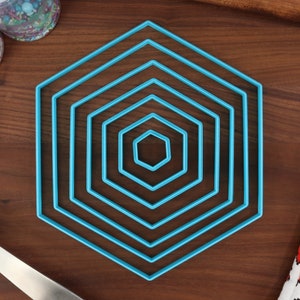 XL Hexagon Ausstechförmchen: Konzentrische Fondant Torte Set