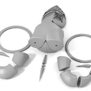 Puede incluir: Un modelo de robot impreso en 3D desmontado. El modelo est&aacute; hecho de pl&aacute;stico gris e incluye una cabeza, un cuerpo, brazos y piernas. Las piezas est&aacute;n dispuestas sobre una superficie blanca.