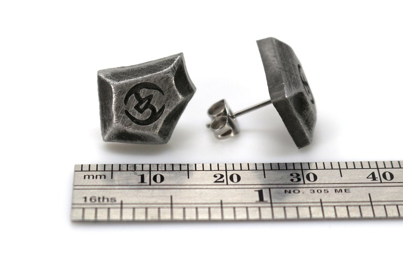 Samurai FFXIV Soul Crystal Earrings: Stainless Steel FF14 Job Stone ERG1 image 2