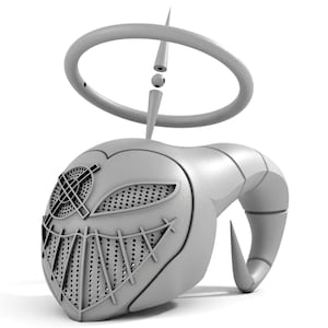 Puede incluir: Una m&aacute;scara gris impresa en 3D con un halo y un cuerno. La m&aacute;scara tiene un dise&ntilde;o geom&eacute;trico con un patr&oacute;n de cuadr&iacute;cula y una sonrisa.