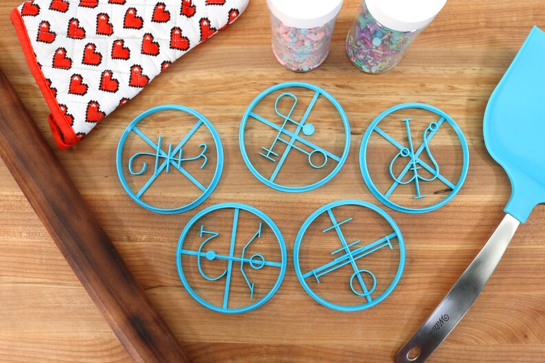 Lovecraft Cookie Cutters: Lesser Servitor Set - Tcho Tchos, Shantak, Deep One image 7