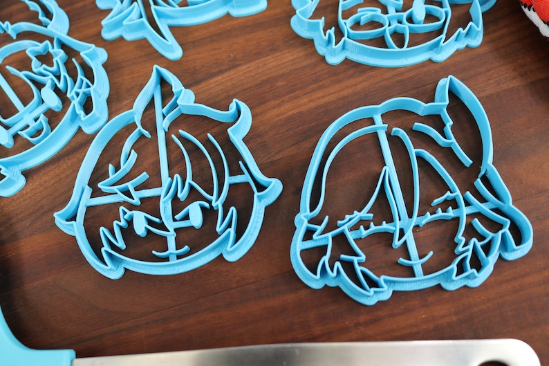 Genshin Impact Cookie Cutters: Chibi Character Set - Baizhu, Dehya, Kaveh, Kirara, Mika image 10