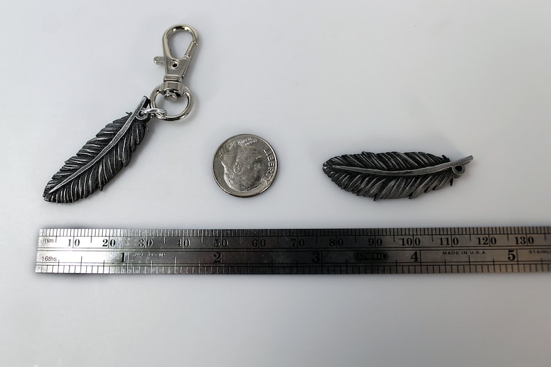 Final Fantasy Chocobo Feather Pendant / Keychain: Antiqued Resin KY1 - Etsy
