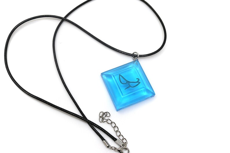 Blue Mage Soul Crystal: FFXIV Job Stone, Hand Painted Resin PJSKY1 Necklace