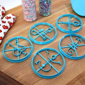 Lovecraft Cookie Cutters: Lesser Servitor Set - Tcho Tchos, Shantak, Deep One image 10
