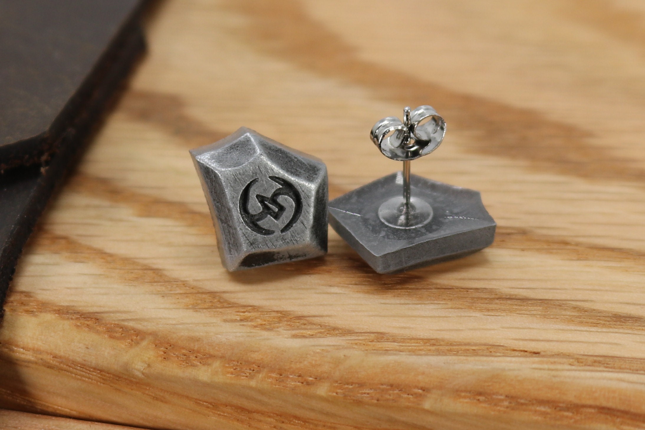 Samurai FFXIV Soul Crystal Earrings: Stainless Steel FF14 Job