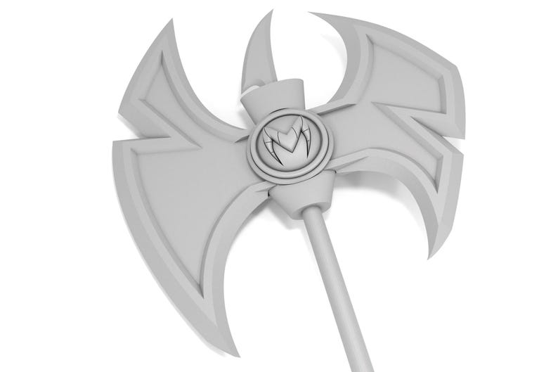 K&ouml;nnte beinhalten: Hellgraue Fantasy-Axt mit doppelklingigem Kopf und langem Stiel. Der Axtkopf weist ein stilisiertes Design mit einem zentralen Emblem auf. Das Gesamtdesign ist symmetrisch und scheint ein 3D-Rendering zu sein.