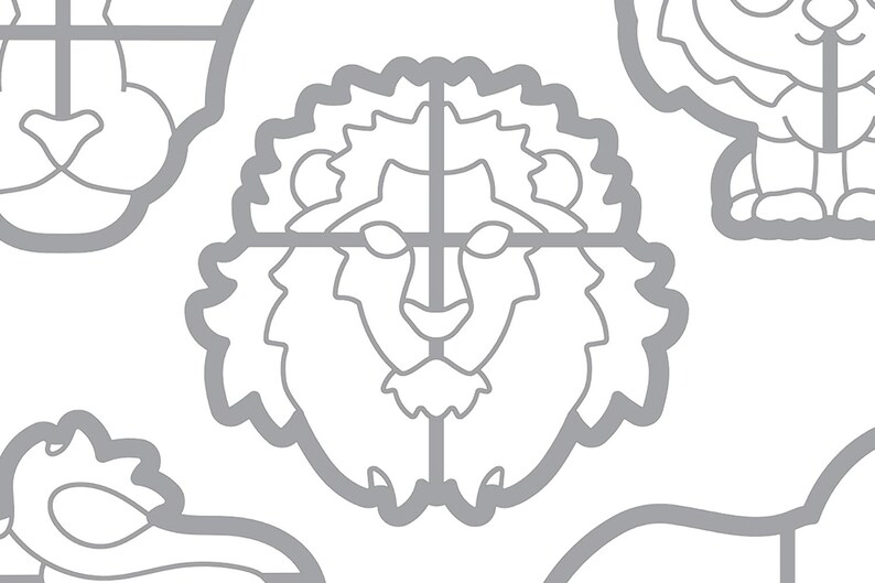 Puede incluir: Un dibujo en blanco y negro de la cara de un le&oacute;n con melena. La cara del le&oacute;n es sim&eacute;trica y tiene un dise&ntilde;o simple.