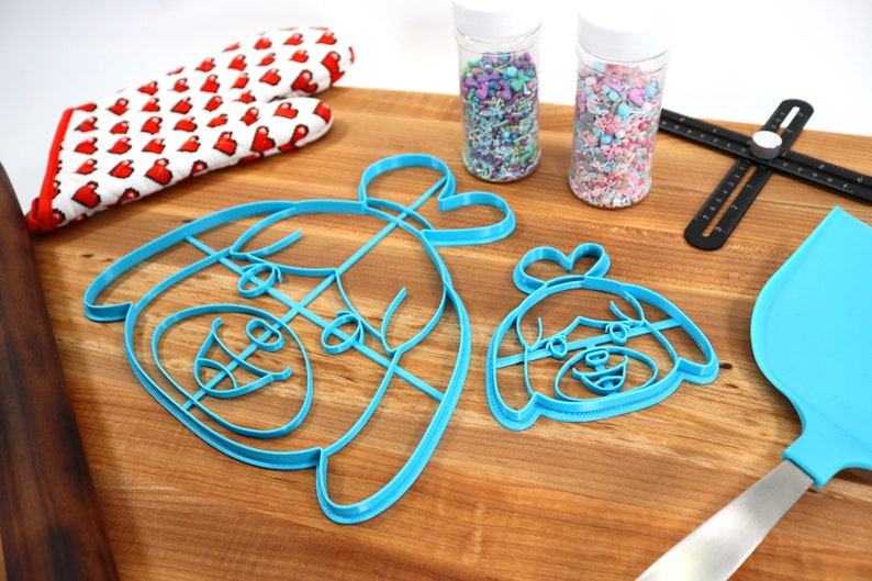XL 12 Inch Isabelle Cookie Cutter - Animal Crossing New Horizons / Nintendo Gift image 6