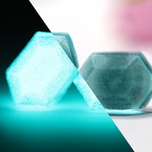 Zelda Earrings Pair Glowing Rupee -Stainless Steel Stud- Legend of Zelda Breathe of the Wild - Nintendo/Zelda Gift ERG1