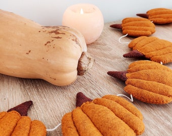 Felt Pumpkin Garland: Thanksgiving & Fall Decor