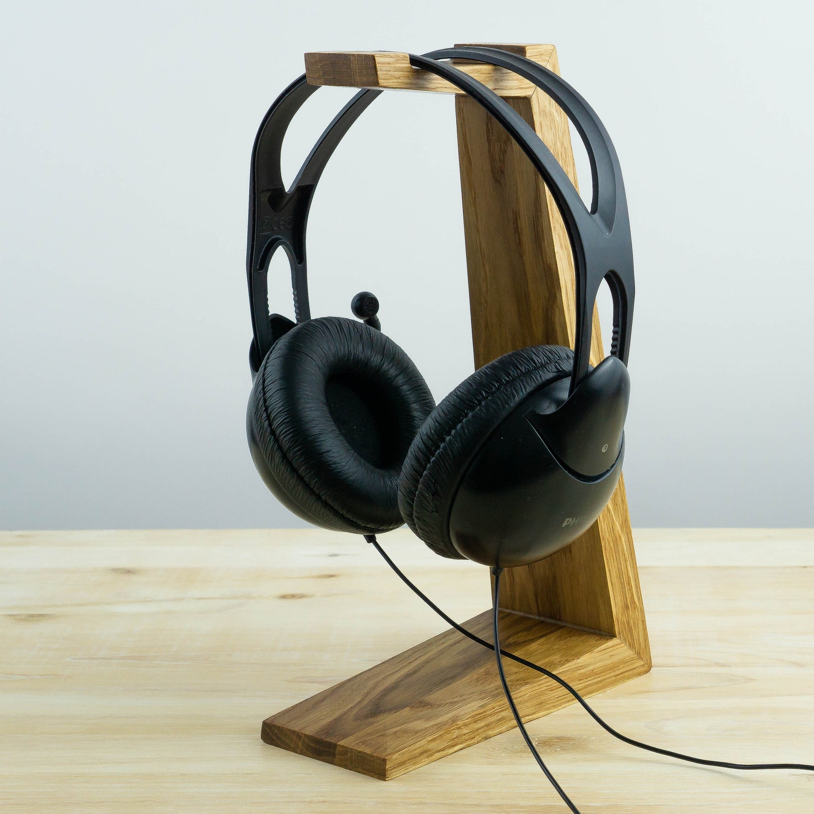 Wooden Headphone Stand the Best Gift for Gamers | Etsy
