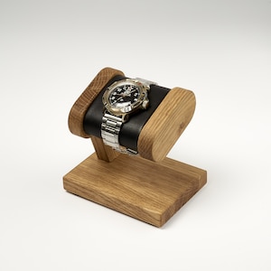 Uhrenständer aus Holz für Männer, personalisiertes Geschenk mit Gravur