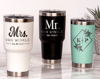 Personalized Bride and Groom YETI tumbler with lid / Laser Engraved Mr and Mrs travel mug with lid for Wedding / Custom Bridal Tumbler Set